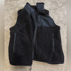Abercrombie & Fitch Men’s Black Sherpa Vest Size L